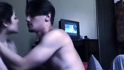 Сладкое порно с красивой брюнеткой и ее новым поклонником